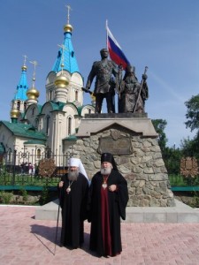 Памятник святым благоверным князю Петру и княгине Февронии.