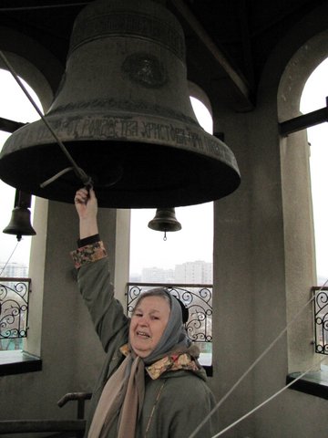 Тамара Никитична взобралась на колокольню самая первая.